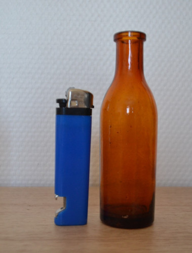 Petite bouteille ancienne